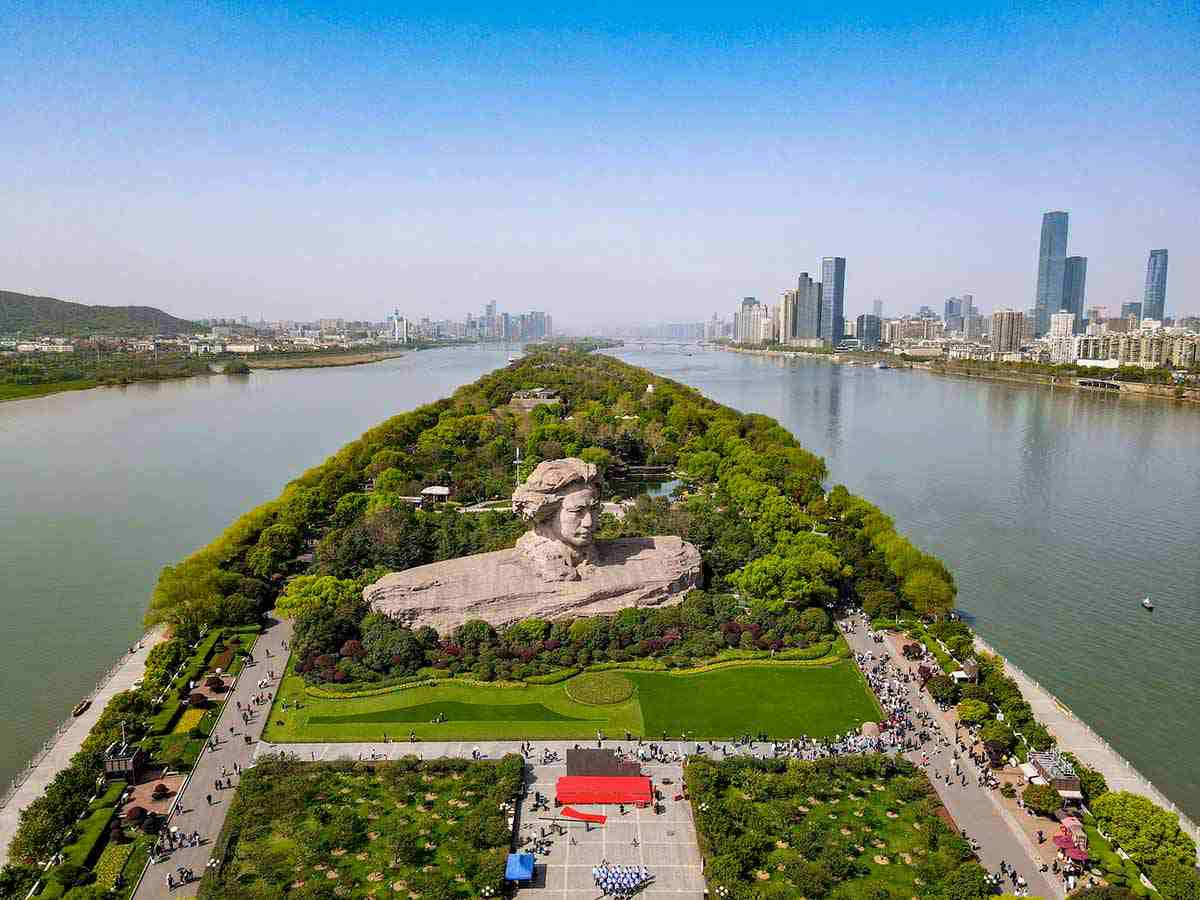 攝圖網(wǎng)_501732667_banner_航拍湖南長(zhǎng)沙橘子洲雕塑（企業(yè)商用）.jpg